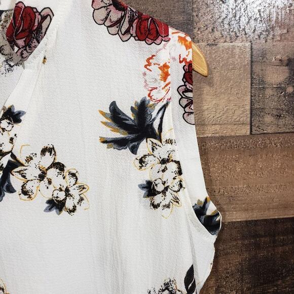 Amaryllis v-neck large floral print sleeveless blouse woman's size medium - Picture 6 of 9